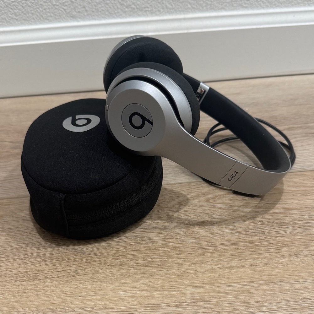 Beats by Dre Silver and Black On-Ear Headphones